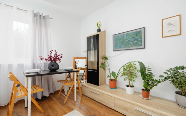 Apartment Business Center by Renters
