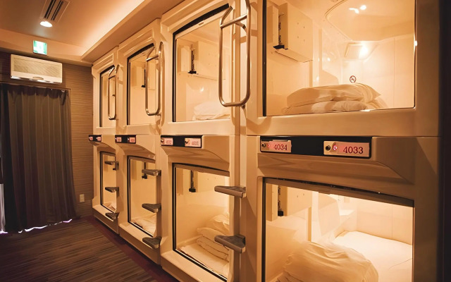 Capsule inn Osaka - Caters to Men