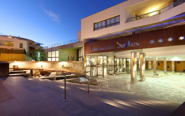 Villas Geranios Suites & Spa