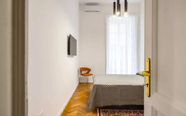 Thelos Apartment