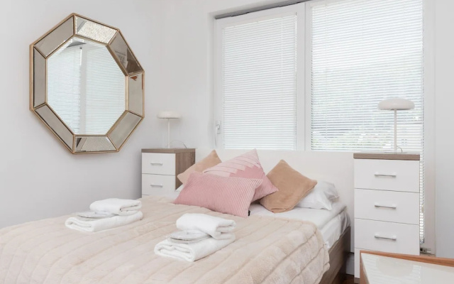Stylish Apartment by Renters Prestige