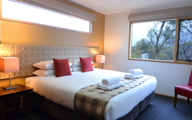 Novotel Lake Crackenback Resort & Spa