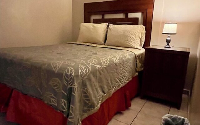 Del Bosque TJ Inn