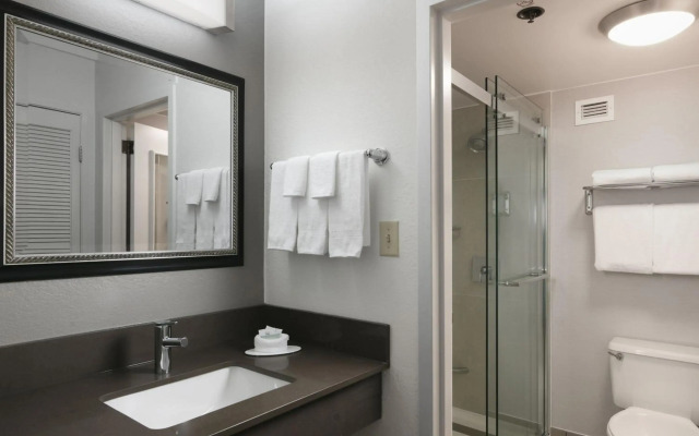 Courtyard by Marriott Dallas Las Colinas