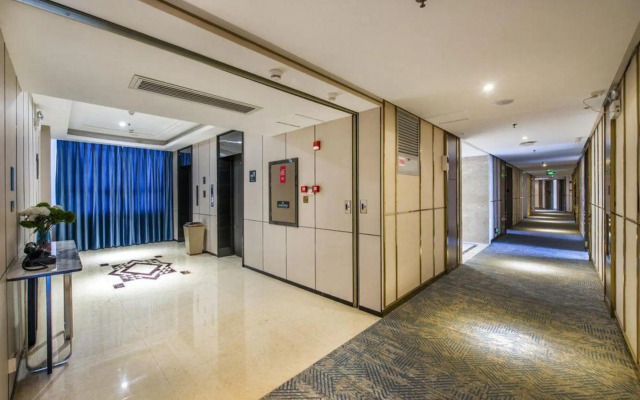 Yangjiang Jiangcheng Junyi Square Atour X Hotel