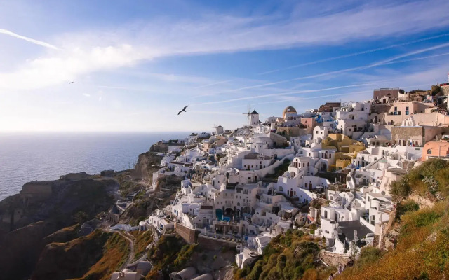 Pezoules of Oia