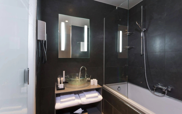 Lyric Hotel Paris