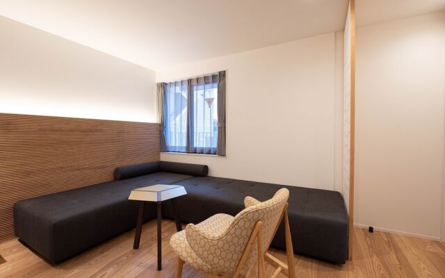 Spatium Ginza Pony