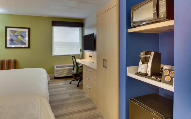 Holiday Inn Express Pittston - Scranton Airport, an IHG Hotel