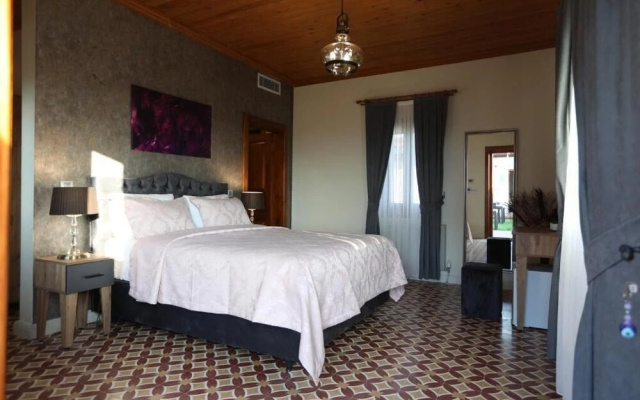 Tarihi Kumbaba Otel