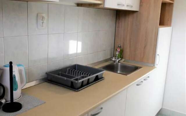 Beachside Apartment - Sleeps 5, Parking & Views