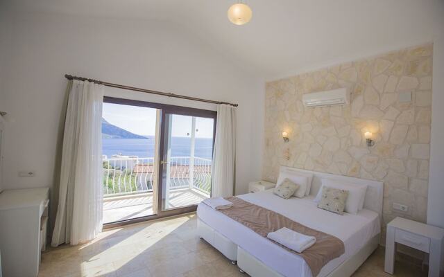 Villa Selena by Akdenizvillam