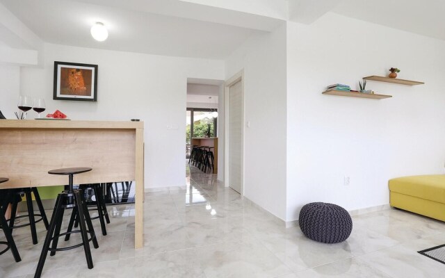 Amazing Home in Zaboric With 7 Bedrooms, Wifi and Outdoor Swimming Pool