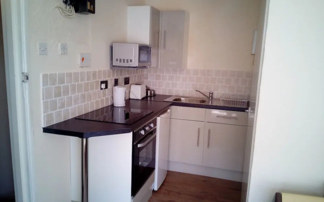 2 Berth, First Floor Flat, Apsley 4