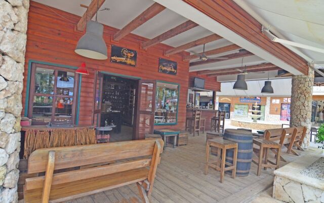 Beach Front Apartment No01