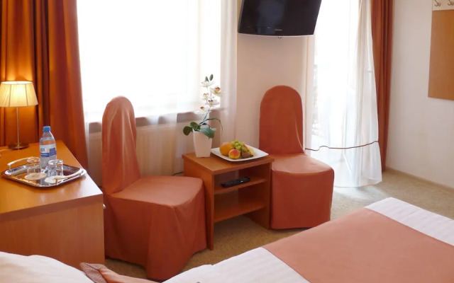 Eney Hotel