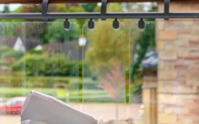 Hedgefield House - Serene Top Floor Flat