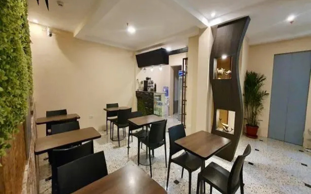 OYO 1021 Seventy Five Inn