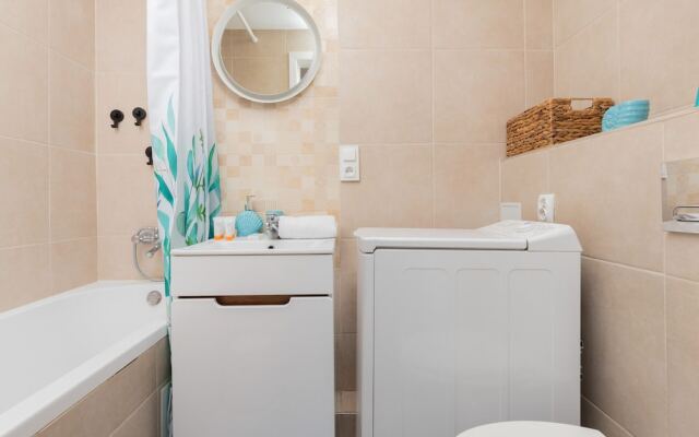 Gdansk Downtown Apartment by Renters