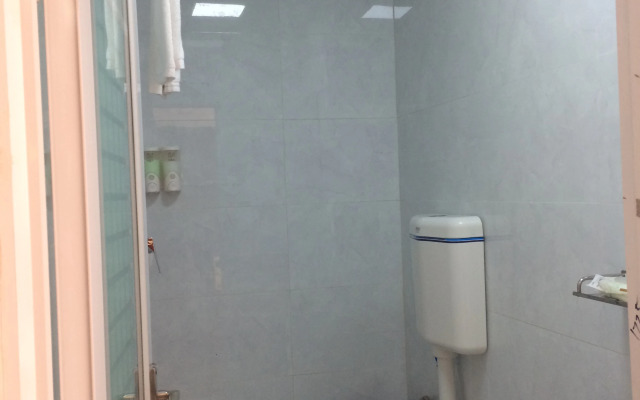 Chongqing Yuhong Hotel