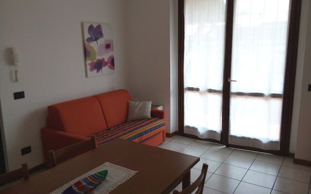 Snug Holiday Home in Lazise With Heating, Near Lake Garda