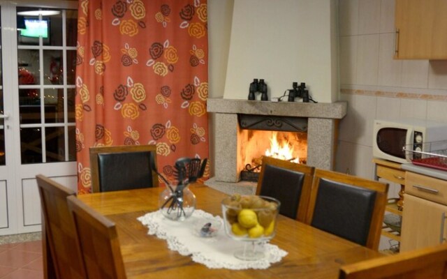 House With 2 Bedrooms in Vila Nova de Famalicão, With Wonderful Lake V