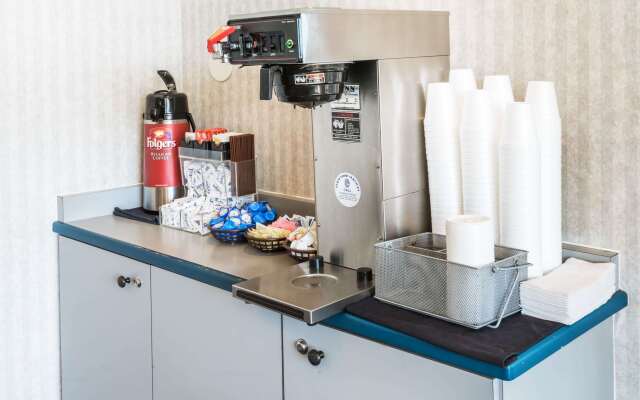 Days Inn by Wyndham Henrietta/Rochester Area