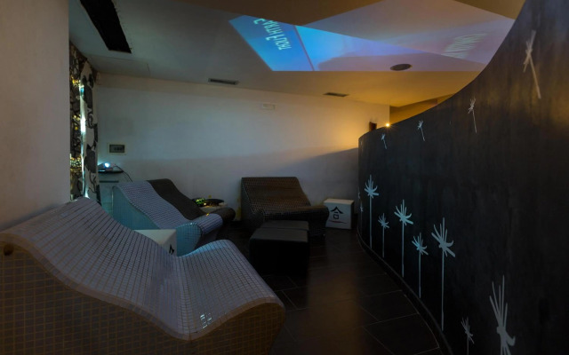 Silver Hotel by BarbarHouse