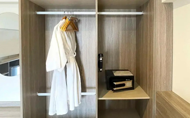 SureStay by Best Western Iconic Ari-Jatujak