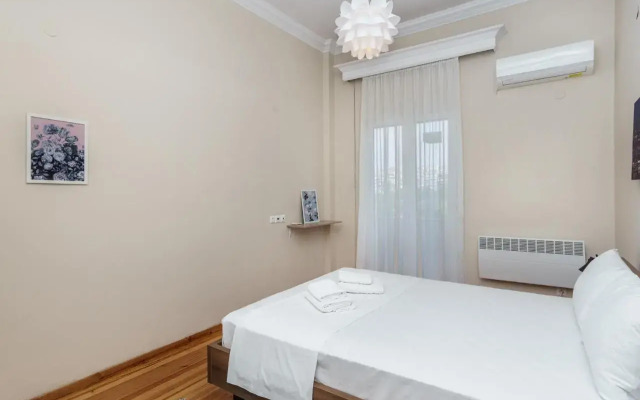C.4 Red Rose #colony_central_apartment