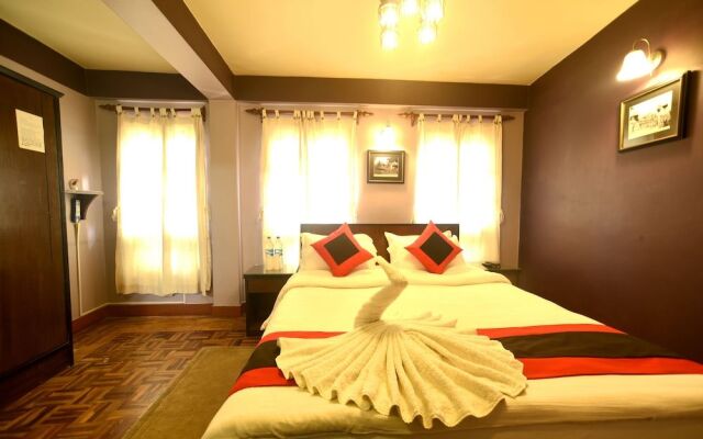 Vajra Guest House & Restaurant