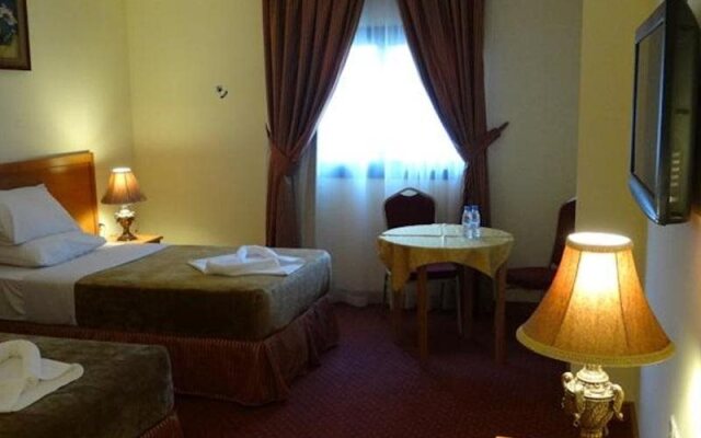Rowaa Golden Hotel