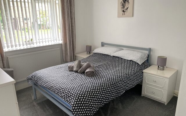 Cosy Dog Friendly Cottage, Sleeps 4, Bridlington