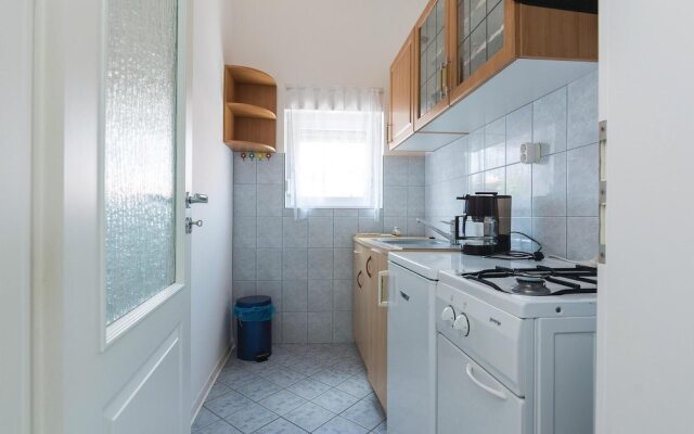 Beautiful Apartment in Vir With 1 Bedrooms and Wifi