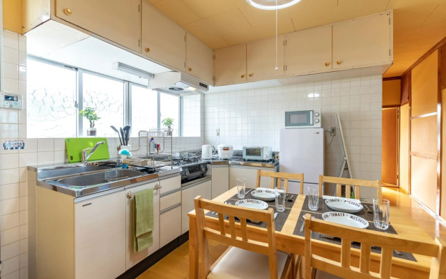 Deluxe Room 96平米 -ウル エスポワールうるま-