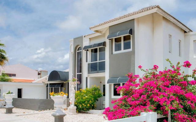 Modern Hotel Aruba
