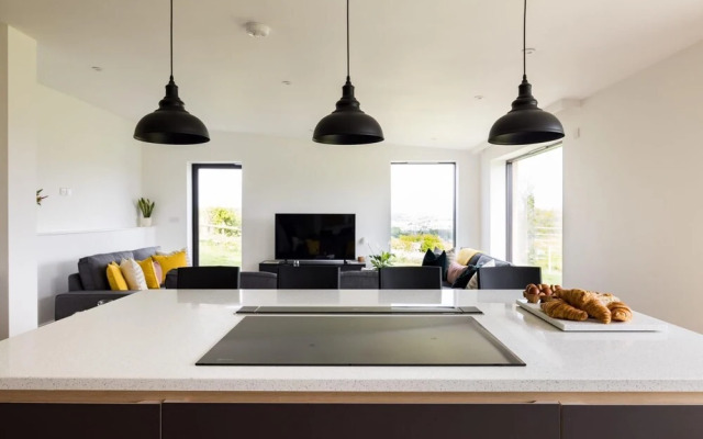 Stunning 5 Bedroom New Build With Amazing Views