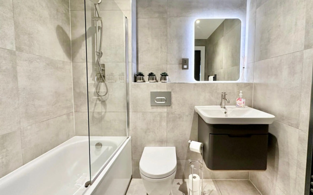 Icona Luxury Apartment - Minster Views & Allocated parking