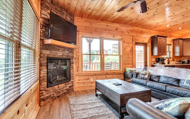 4 Bedroom Cabin for 14
