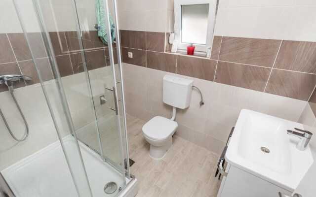 Amazing Apartment in Stara Novalja With 1 Bedrooms and Wifi