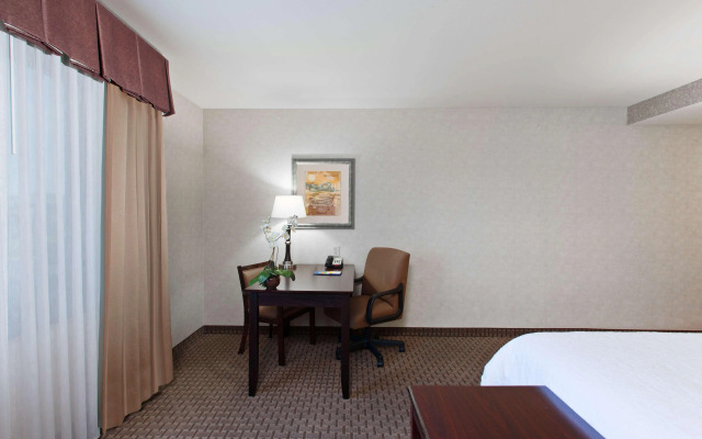 Hampton Inn & Suites Oakland Airport-Alameda