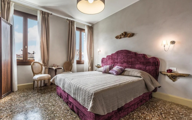 Palazzina Canal - Experience and Enjoy 5 Elegant Bedrooms