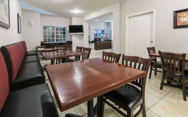 Microtel Inn & Suites by Wyndham Scott/Lafayette