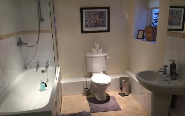 Super Spacious Regency Flat with Parking