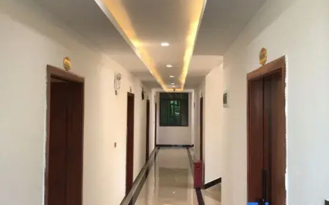 Zhiyun Hotel (Huangguoshu Waterfall)