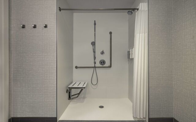 Hampton Inn Midland, On
