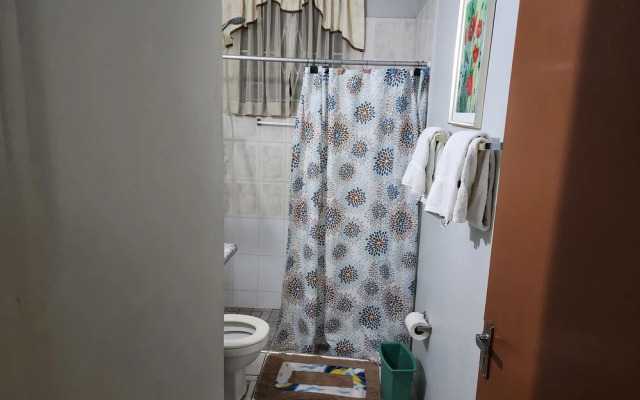 Gated Studio By The Pavillian Mall Near US Embassy Liguanea Kingston