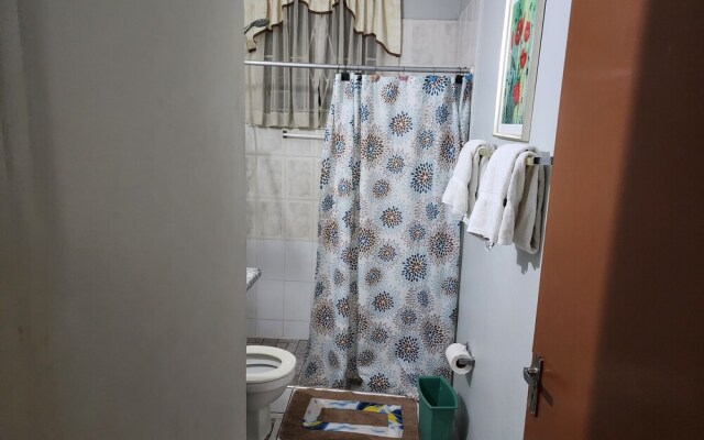 Gated Studio By The Pavillian Mall Near US Embassy Liguanea Kingston