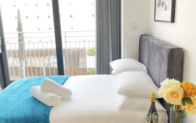 Tudors eSuites Balcony Apartment