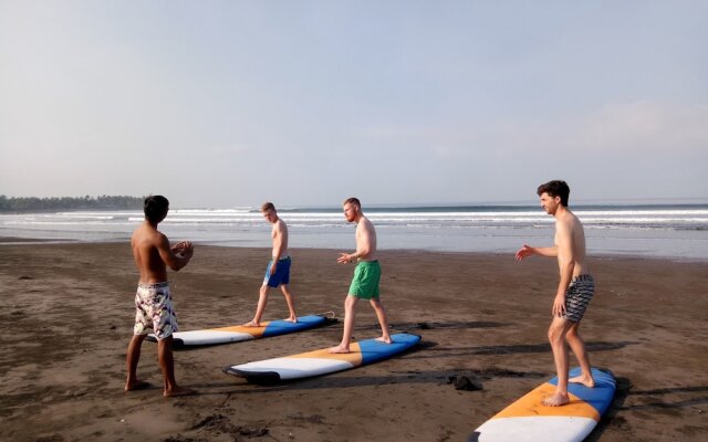 Emir surfcamp